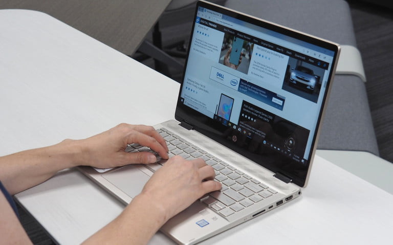 Khoảnh cách các phím hợp lý, Touchpad rộng rãi