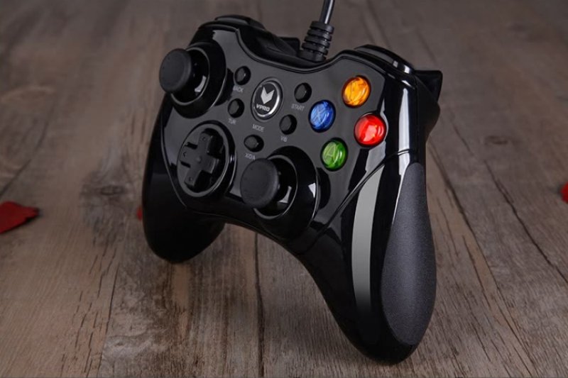 Ở mặt giữa, chúng ta sẽ có logo Rapoo Vpro nổi bật