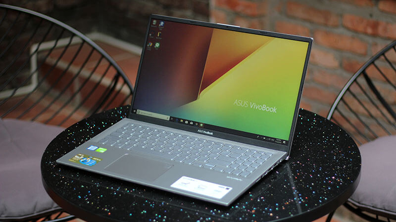 Vivobook gần đây ASUS đã thiết kế và in logo Vivobook