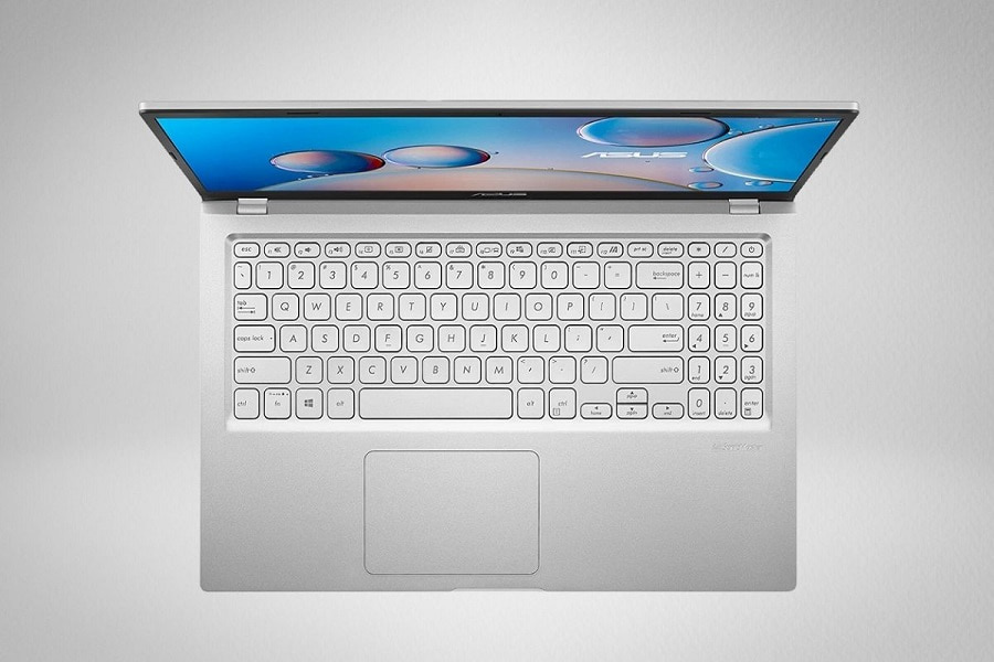 Bàn phím đánh máy khá êm tay, rê chuột nhạy dễ sử dụng