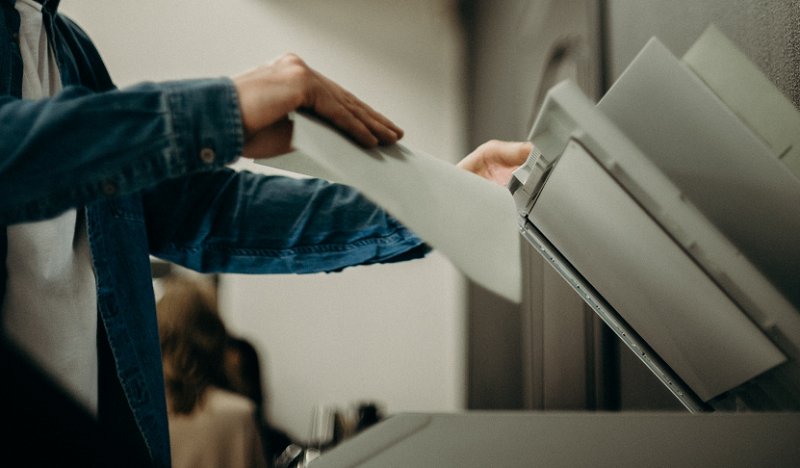 Windows 10 gặp lỗi khiến máy in không thể hoạt động. Ảnh: Cottonbro / Pexels