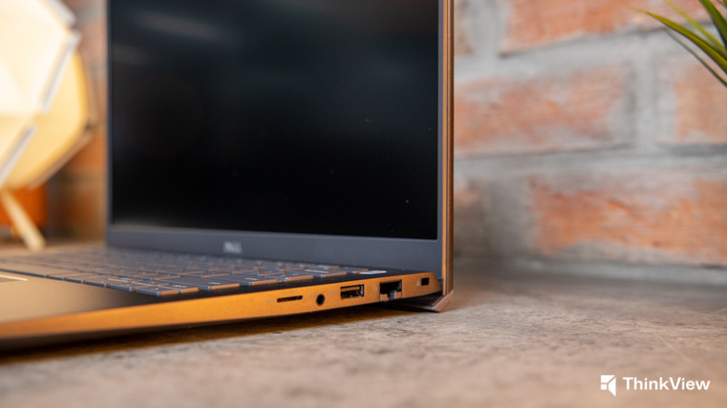 Cổng giao tiếp đầy đủ chuẩn kết nối