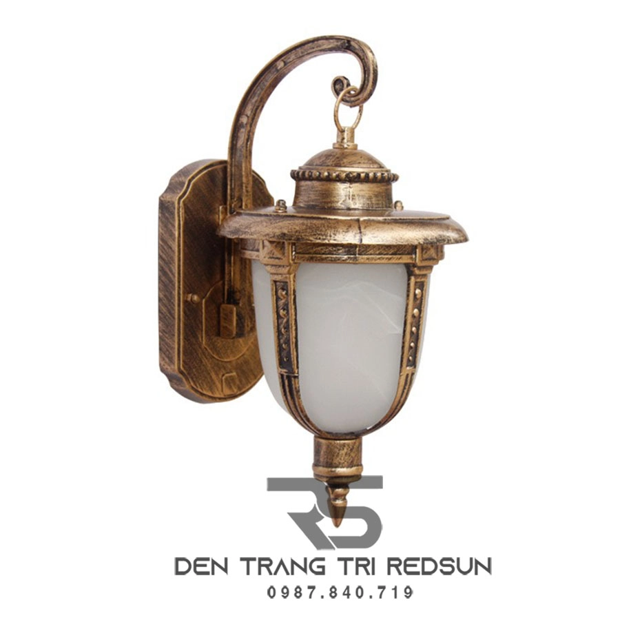 Mẫu đèn cầu thang cổ điển ấn tượng