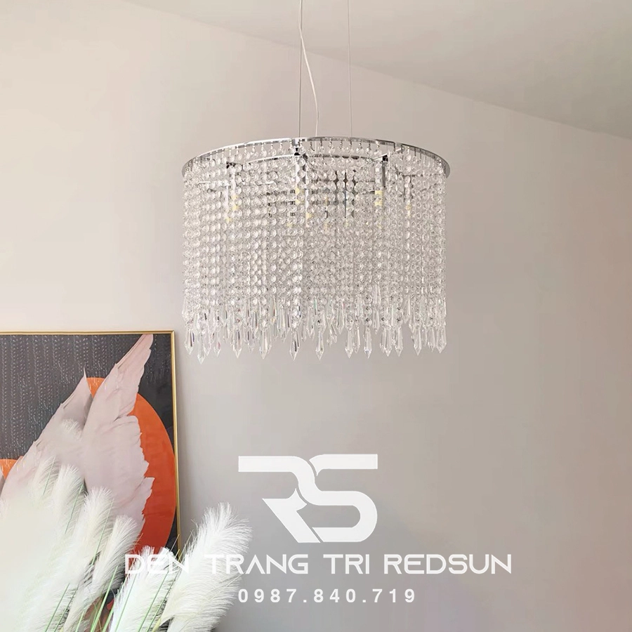 Đèn chùm pha lê có những ưu điểm gì nổi bật?