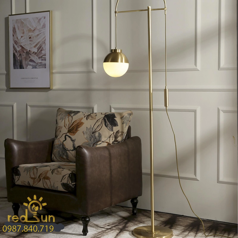 Đèn đứng phòng khách phong cách hiện đại, có hơi hướng cổ điển