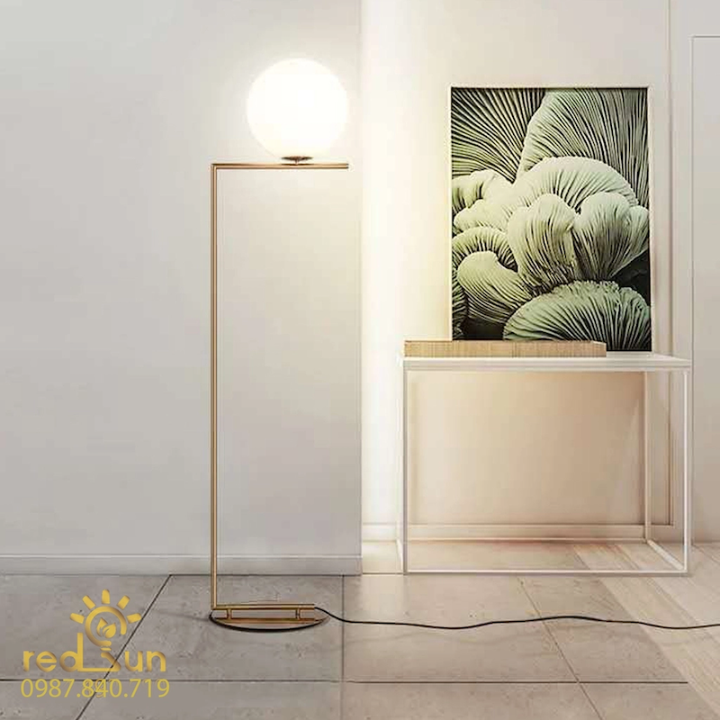 Mẫu đèn cây thiết kế đơn giản, lạ mắt