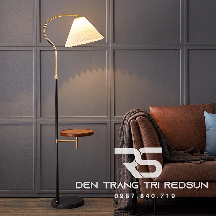 Tuỳ thuộc vào phong cách chung của không gian để lựa chọn đèn góc