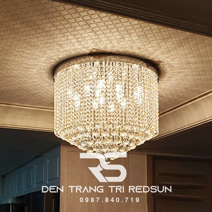 Tuỳ vào không gian gia đình để bạn cân nhắc lựa chọn mẫu đèn áp trần phù hợp