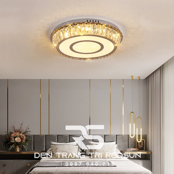 Đèn mâm ốp trần giá rẻ chất liệu pha lê