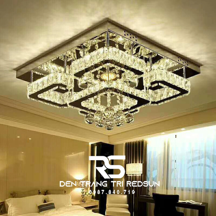 Mẫu đèn mâm ốp trần vuông thiết kế ấn tượng