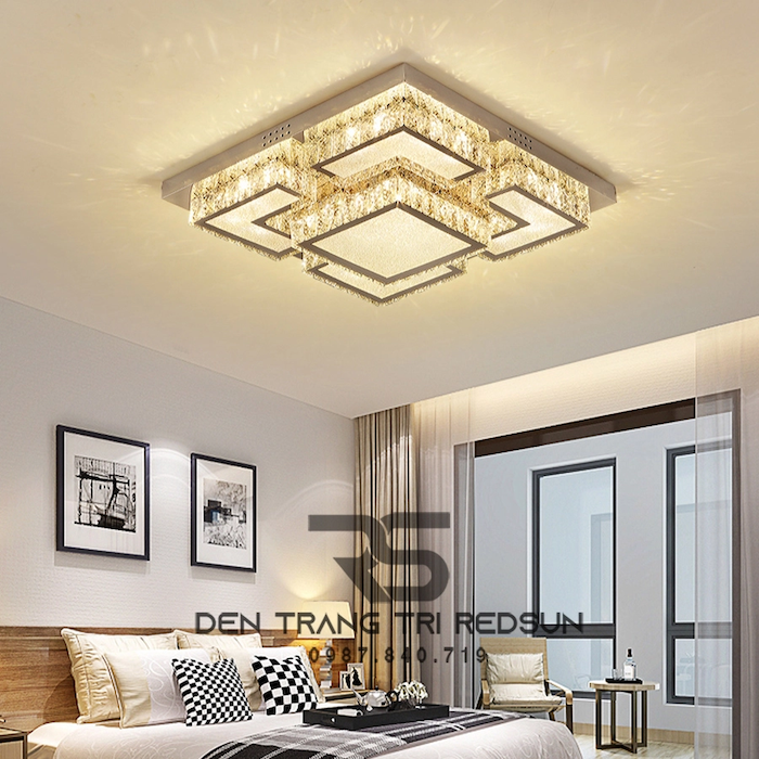 Đèn mâm ốp trần vuông tinh tế cho không gian phòng ngủ