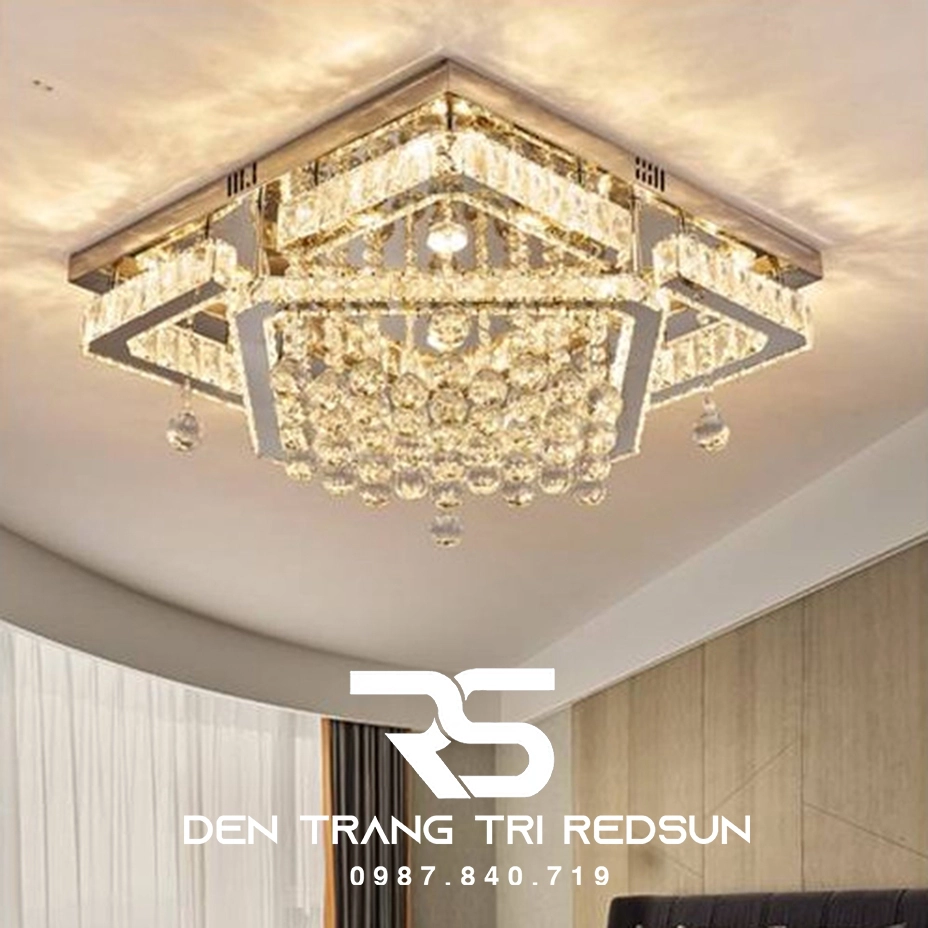 Mẫu thiết kế đèn mâm ốp trần vuông sang trọng