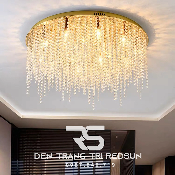 Mẫu đèn mâm tròn chất liệu pha lê sang trọng