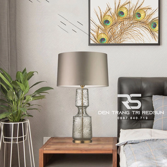 Thiết kế đèn phòng ngủ để bàn ấn tượng
