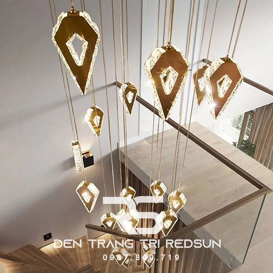 Đèn thả cầu thang thông tầng chất liệu pha lê cao cấp