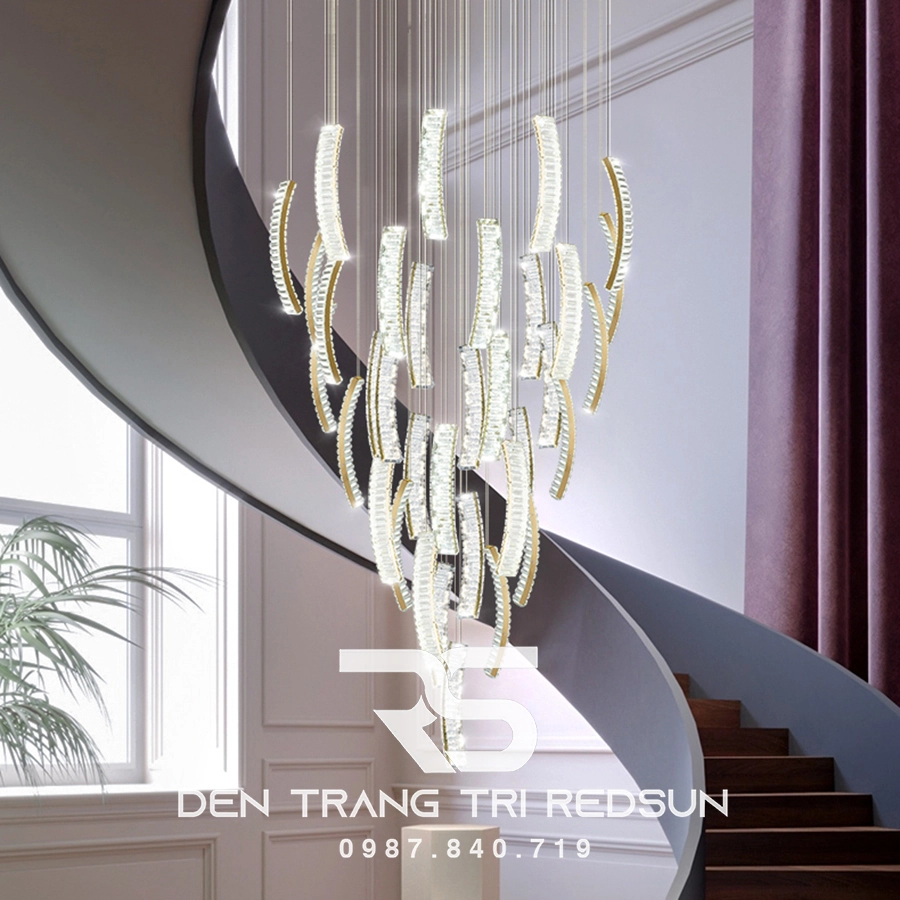 Đèn thả cầu thang thông tầng thu hút mọi ánh nhìn