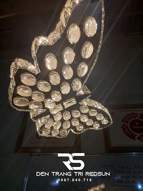 Đèn thả giếng trời chất liệu cao cấp