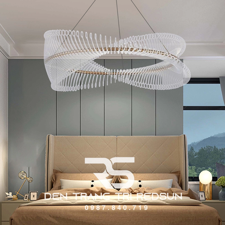 Mẫu đèn treo decor tone màu hài hòa với không gian phòng ngủ