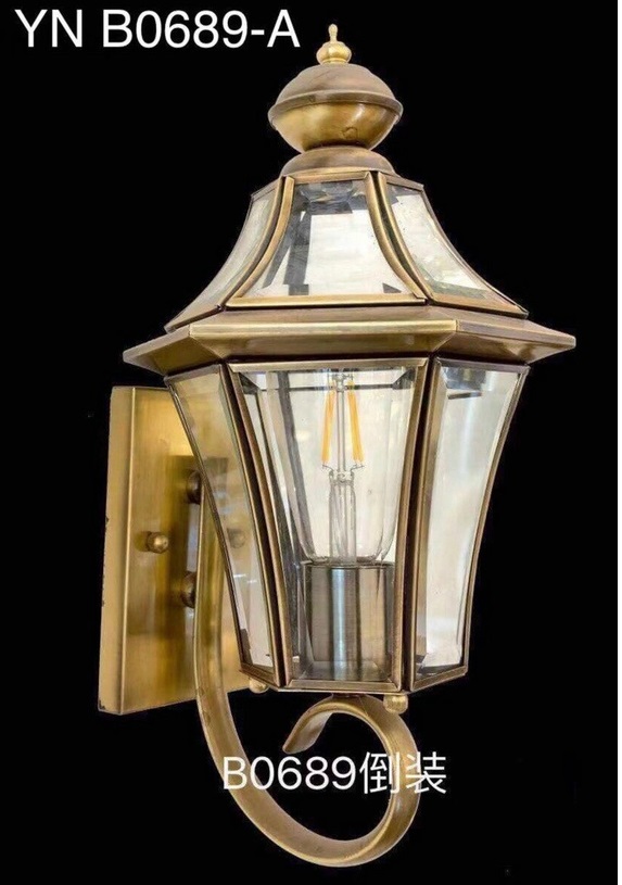 Đèn tường cổ điển giúp không gian thêm phần tinh tế