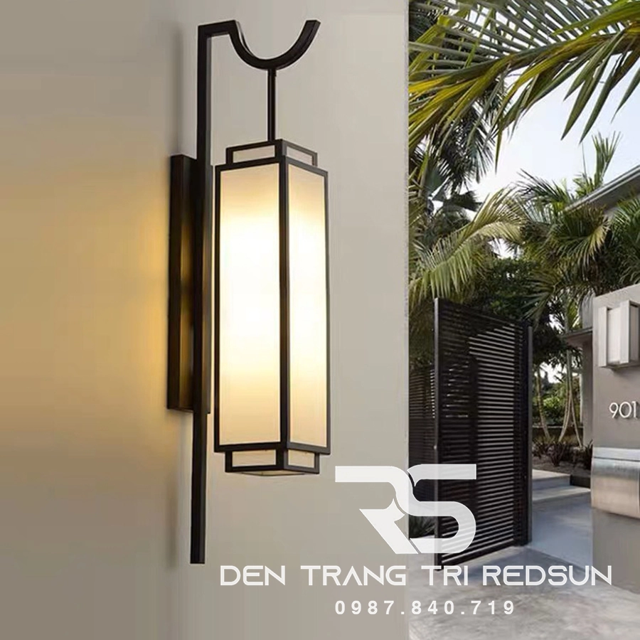 Đèn tường Indochine trong không gian ngoài trời