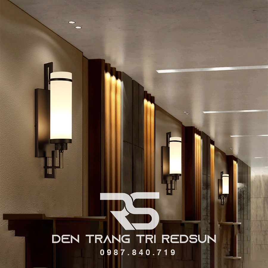 Đèn tường phong cách Indochine giúp tạo điểm nhấn cho không gian
