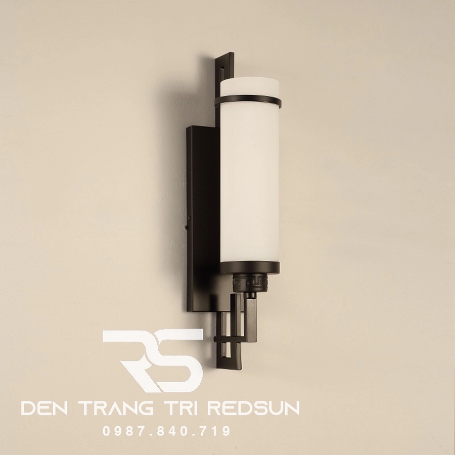 Đèn tường Indochine đem lại sự hài hòa đầy sức hấp dẫn cho không gian