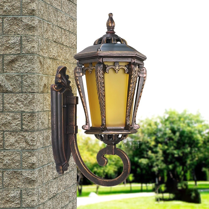 Thiết kế của đèn tường ngoài trời tân cổ điển đem lại sự sang trọng đầy tinh tế