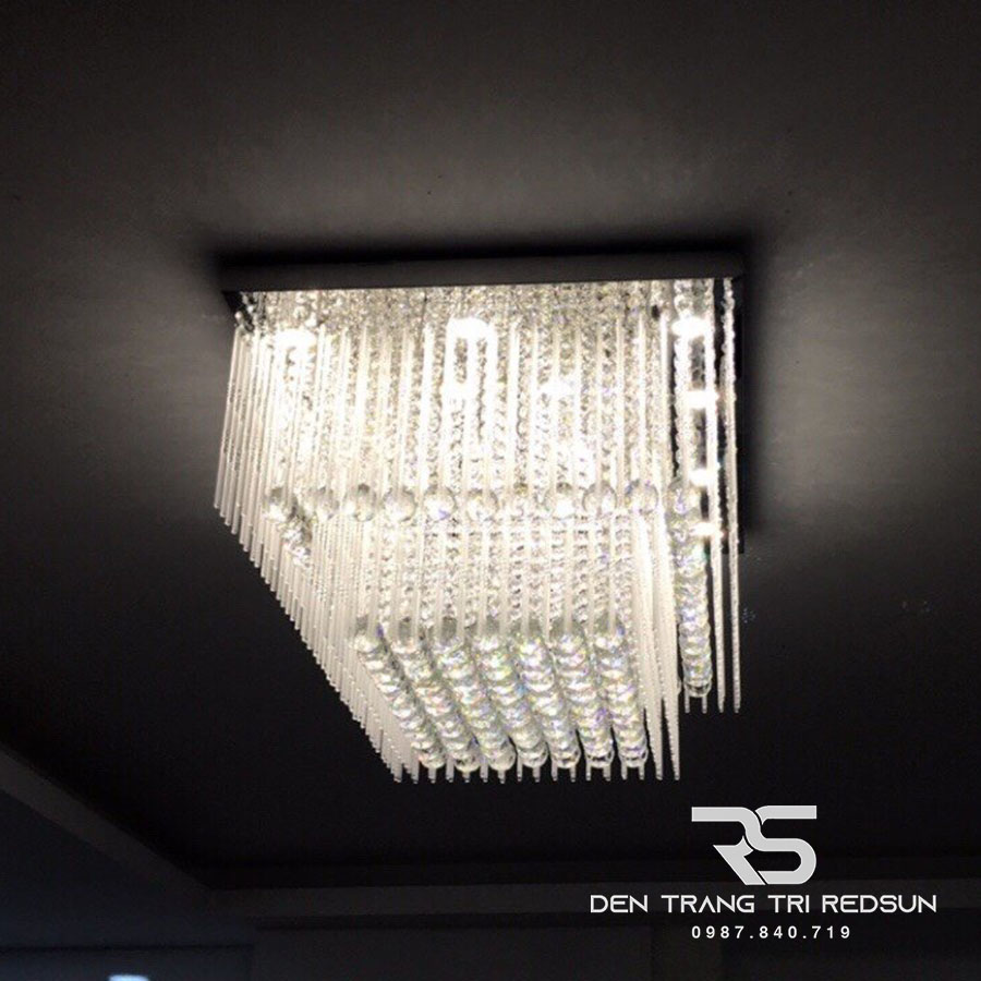 den-mam-pha-le-op-tran-phong-khach-hien-dai-m9131