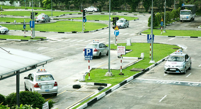 học lái xe hạng b1, học lái xe b2, học bằng lái xe tại HN