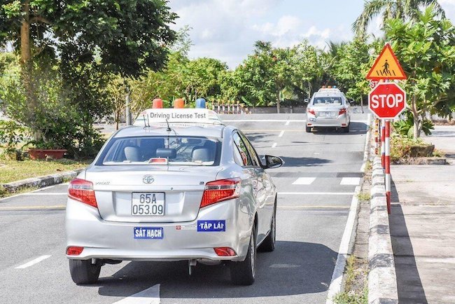 học lái xe hạng b1, học lái xe b2, học bằng lái xe tại HN