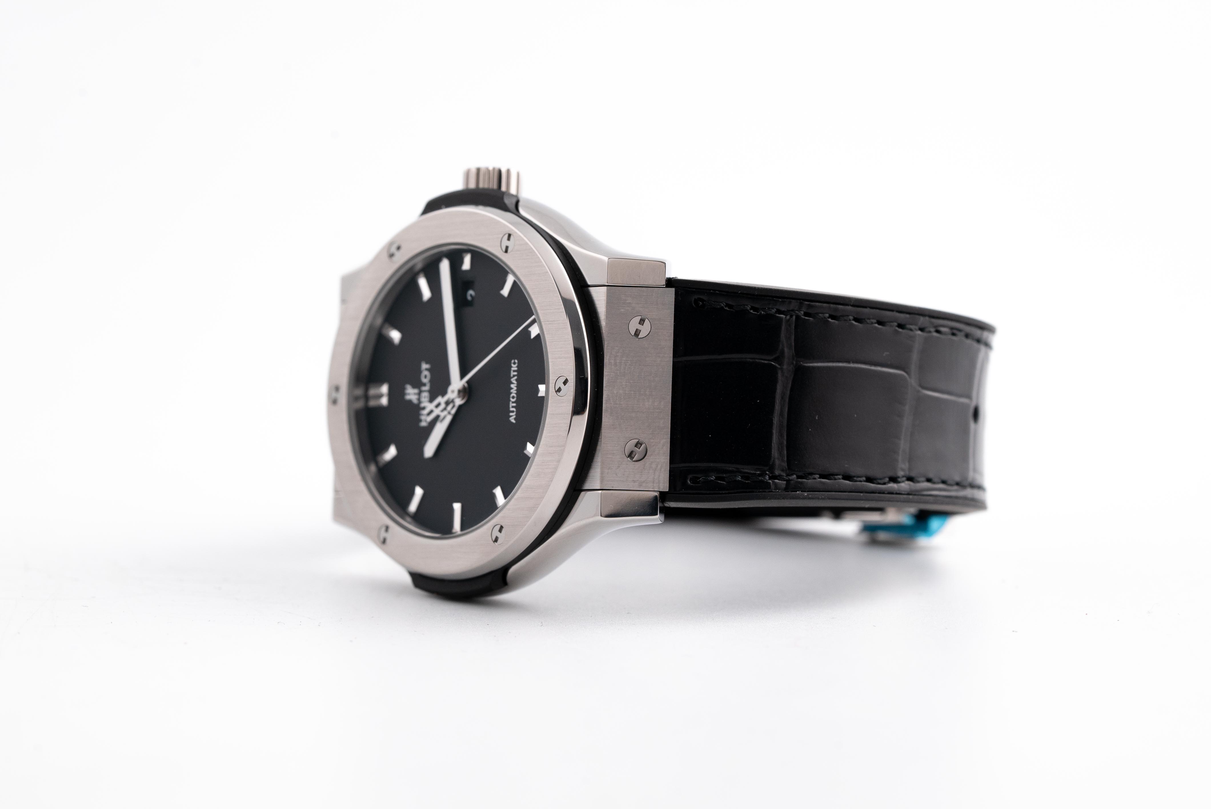 Đồng Hồ Hublot Classic Fusion Black Titanium 42mm 542.NX.1171.LR Hublot Classic Fusion Black Titanium 42mm 542.NX.1171.LR (Like New)