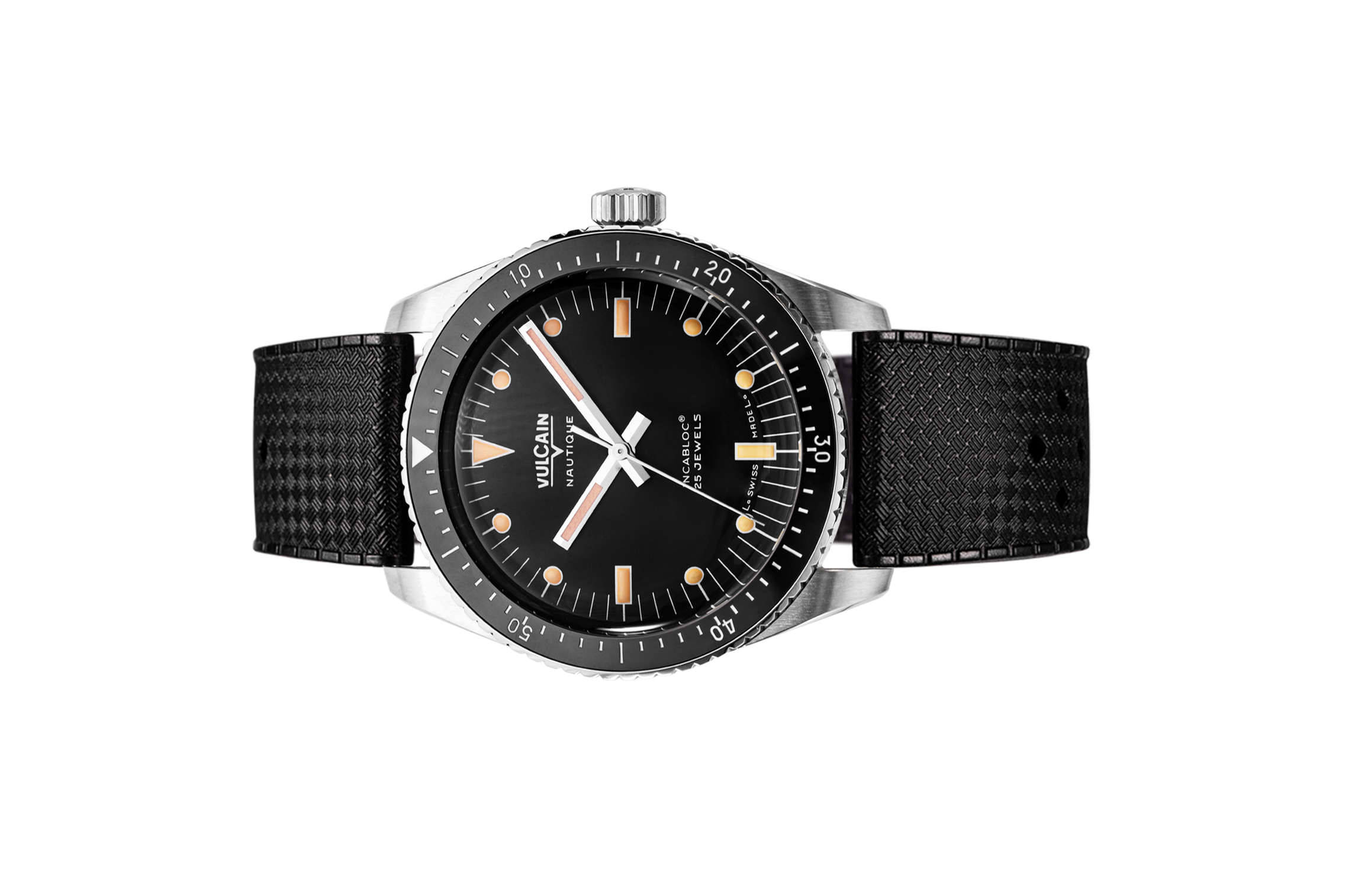 Vulcain, dòng sản phẩm Skindiver, Ref no: 660170A07.BAR200, mặt số màu đen size 38mm, máy tự động, vỏ đồng hồ thép không gỉ 316L, dây cao su đen, hàng mới 100%