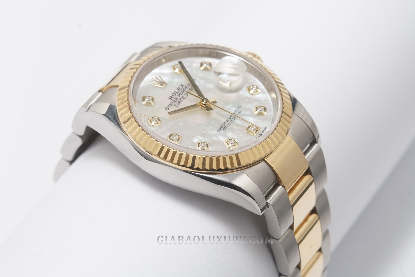 Rolex Datejust 36 126233 Mặt Số Vỏ Trai Trắng Dây Đeo Oyster Rolex Datejust 36 126233 Mặt Số Vỏ Trai Trắng Dây Đeo Oyster