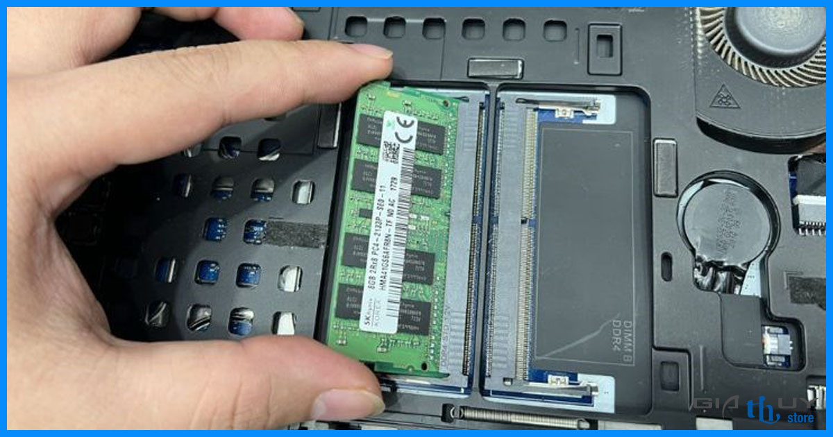 Kiểm tra khe ram của máy tính