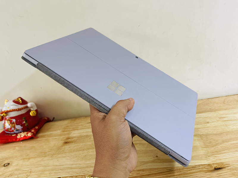 Surface Pro 6 hiệu xuất mạnh mẽ, ngoại hình sang trọng