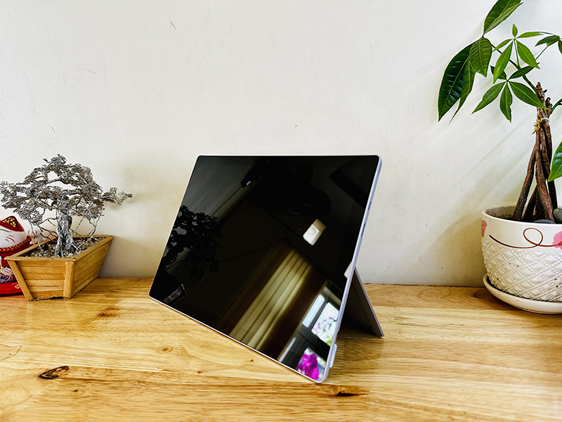 Surface Pro 5 i5 giá rẻ BMT - Gò Vấp, tphcm.