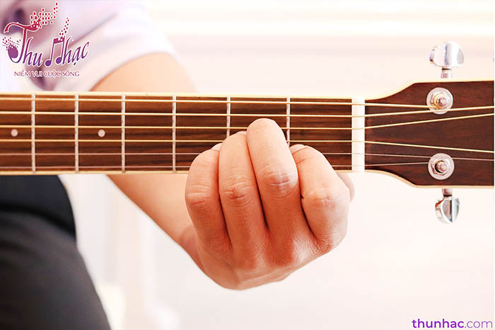 bam-hop-am-dan-guitar