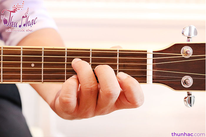 bam-hop-am-dan-guitar