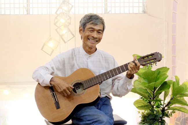 Dạy đệm hát đàn guitar