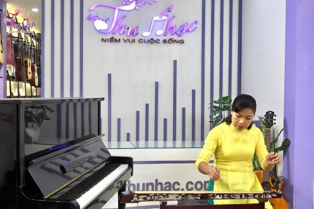 Khóa học đàn bầu chất lượng tại Thu Nhạc