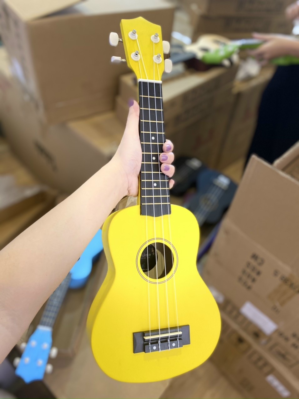 Đàn ukulele soprano màu vàng chất lượng
