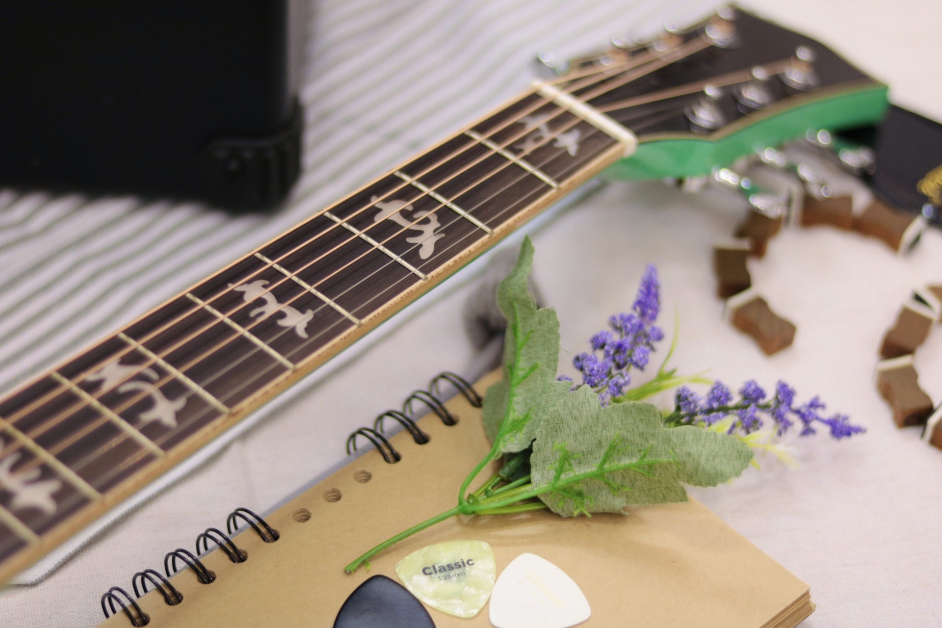 Địa điểm mua guitar giá rẻ uy tín ở đâu tại TP. HCM