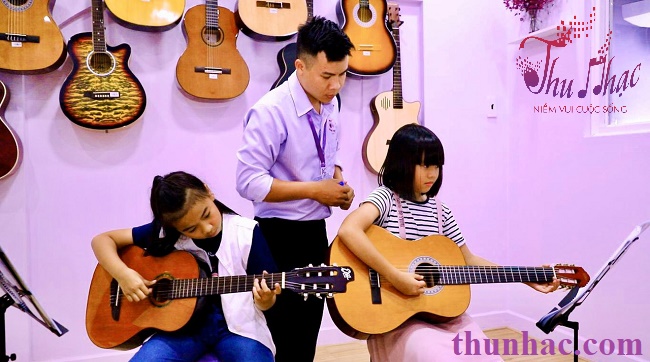 Lớp Guitar Nhóm cho bé uy tín tại TP. HCM
