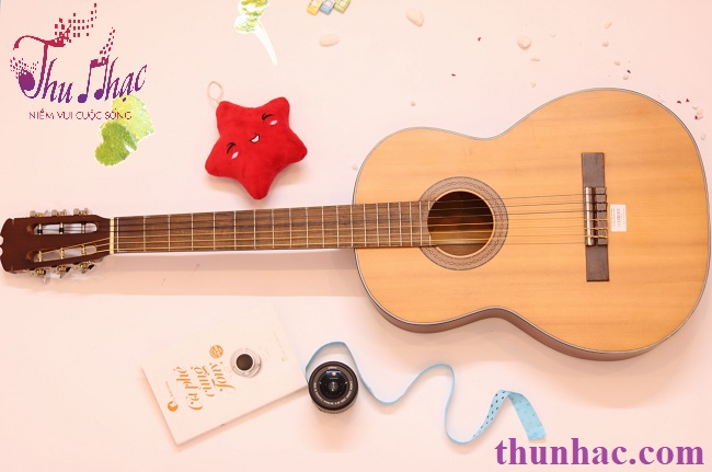 mẫu guitar classic tphcm