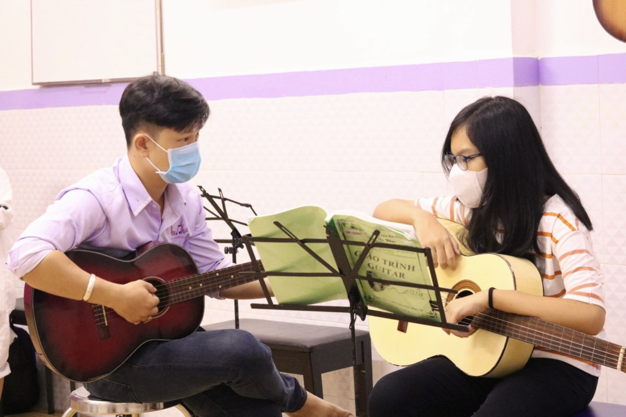 khóa học Guitar đệm hát cơ bản chất lượng