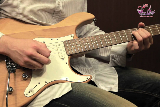 Lợi ích củ việc học đàn guitar điện