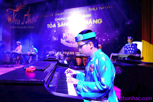 (Học viên học đàn piano tại Thu nhạc TPHCM)