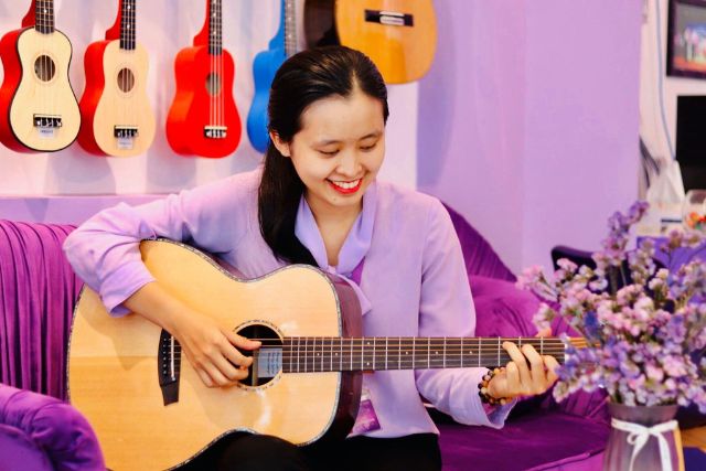 Khóa học đàn guitar online có gì?