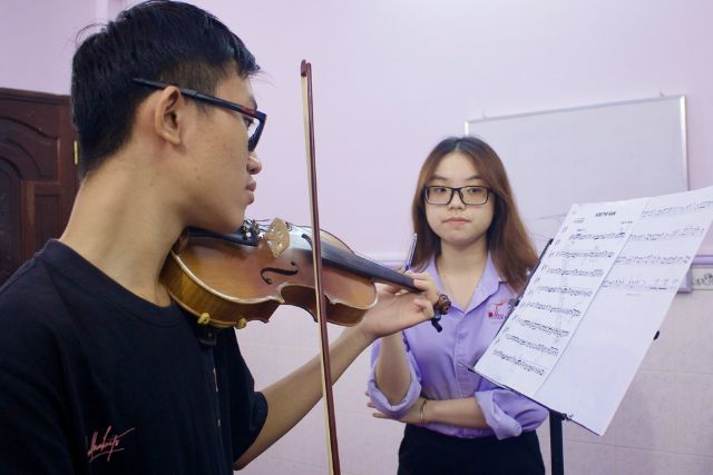 Khóa học đàn violin cho người lớn tại quận Tân Phú