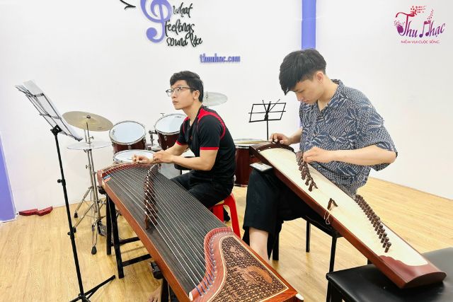 Khóa học đàn tranh của Thu Nhạc